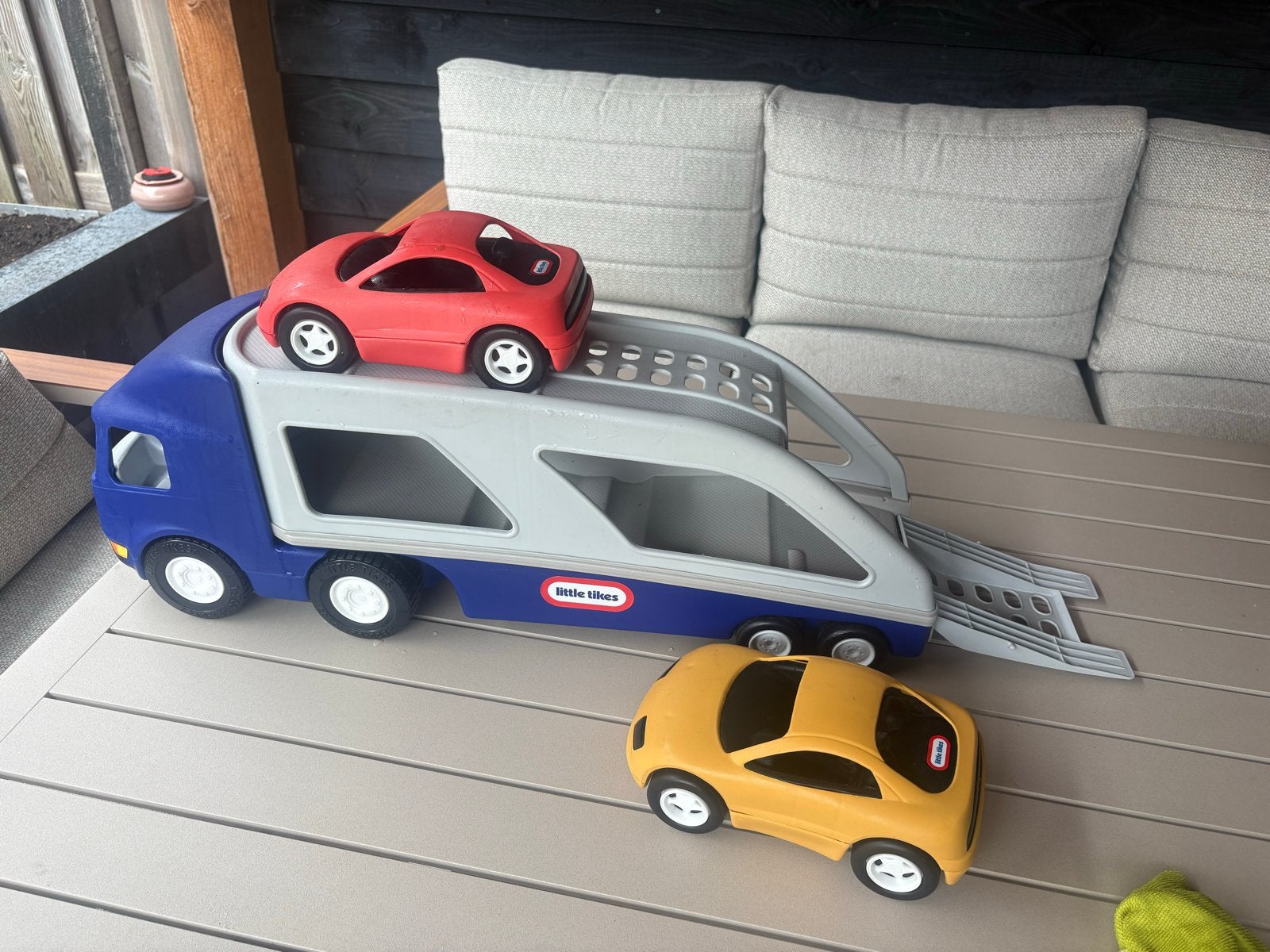 Little Tikes Autotransporter met 2 auto's, Ophalen, Gebruikt