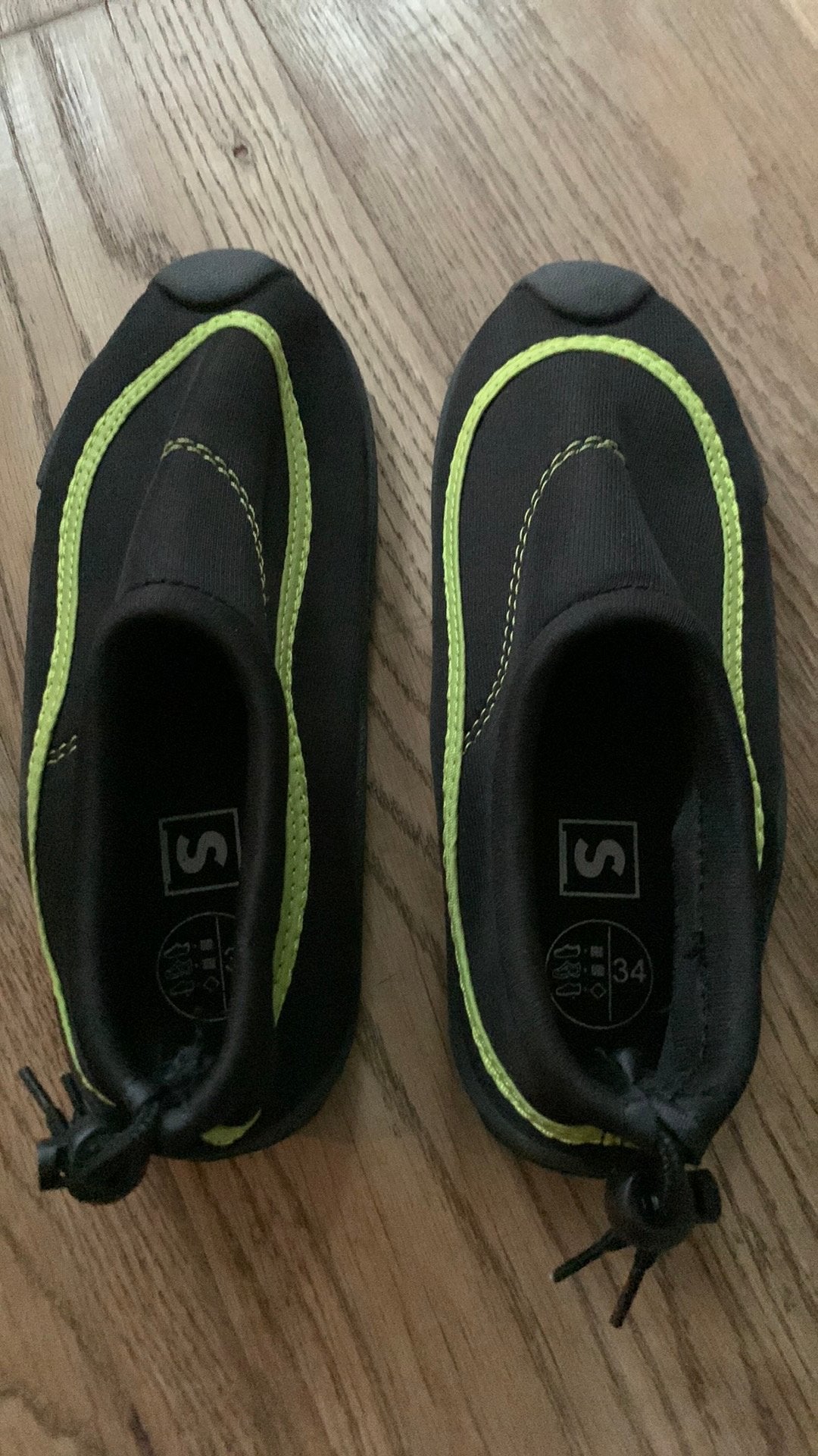 Waterschoenen als nieuw 34, Kinderen en Baby's, Kinderkleding | Schoenen en Sokken, Ophalen of Verzenden, Zo goed als nieuw, Jongen of Meisje