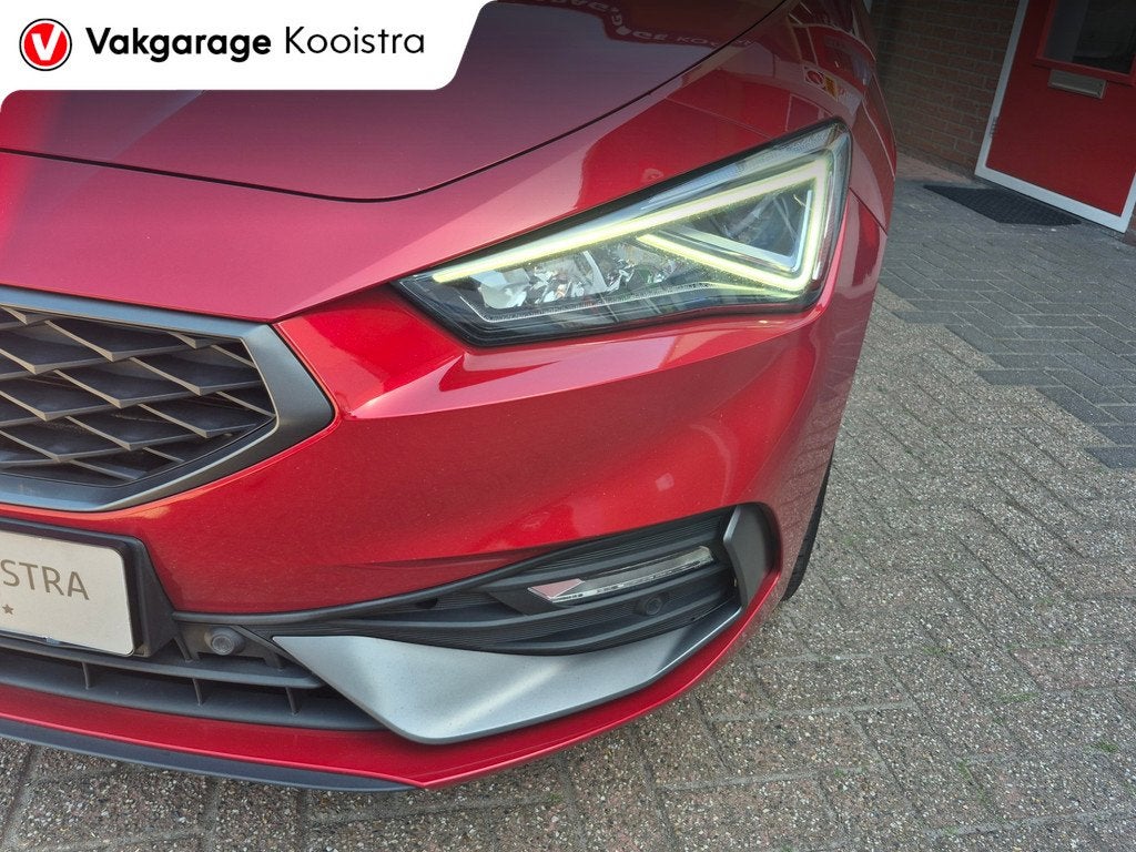 Seat Leon 1.5 eTSI FR|ACC|Camera|Navi|Carplay, 12 maanden, Stof, Zwart, 4 cilinders
