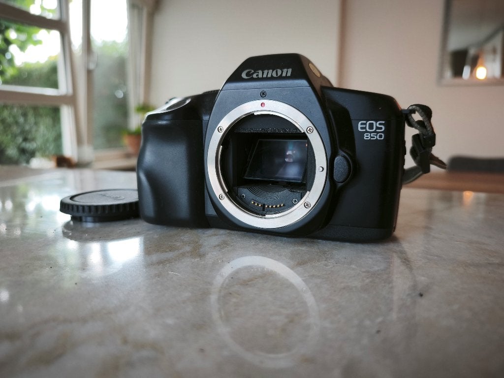 Canon EOS 850 Spiegelreflexcamera - Body, Ophalen of Verzenden, Gebruikt, Spiegelreflex, Canon