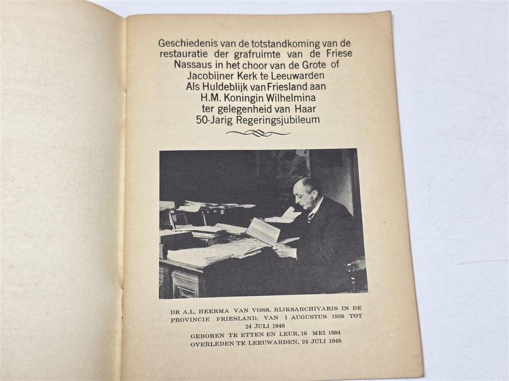 Friese Nassaus Jacobijnerkerk Leeuwarden — Restauratie 1948, Ophalen of Verzenden, Gelezen
