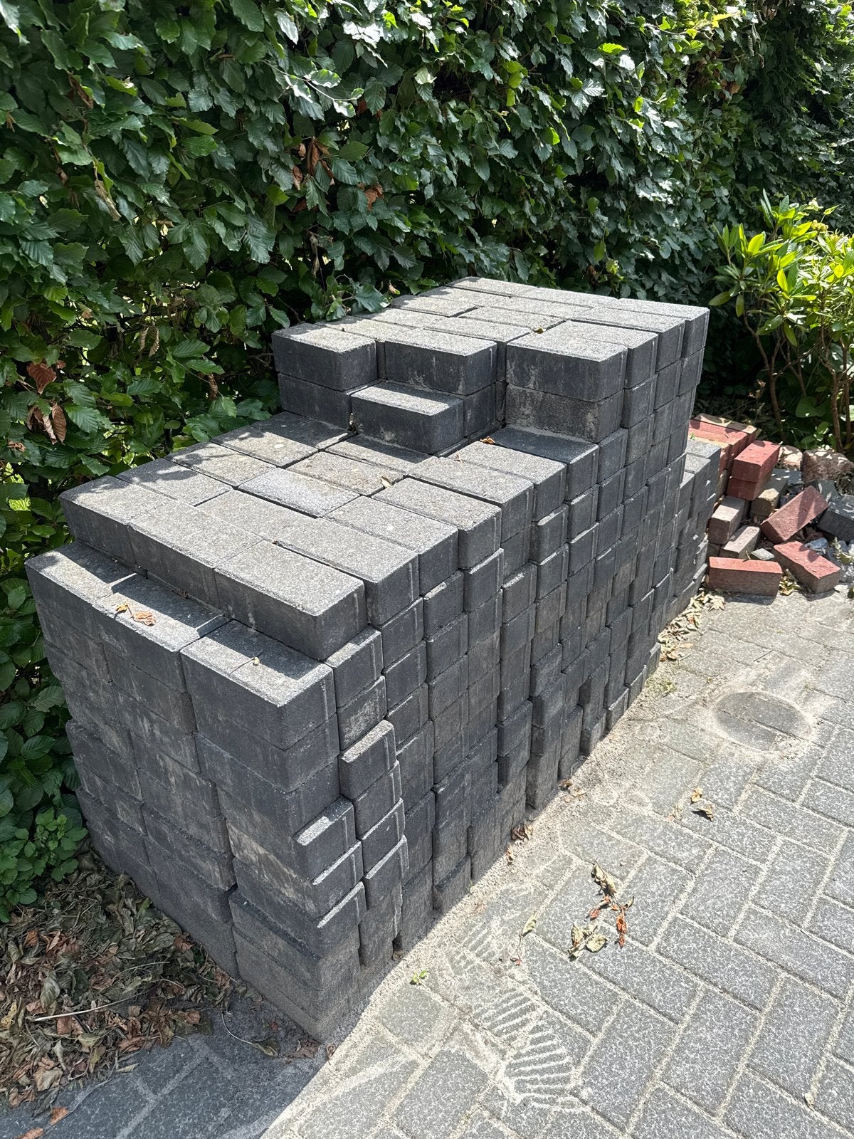 Gebruikte grijze betontegels/klinkers (~10m2), Ophalen, Overige materialen, Gebruikt, Minder dan 20 cm