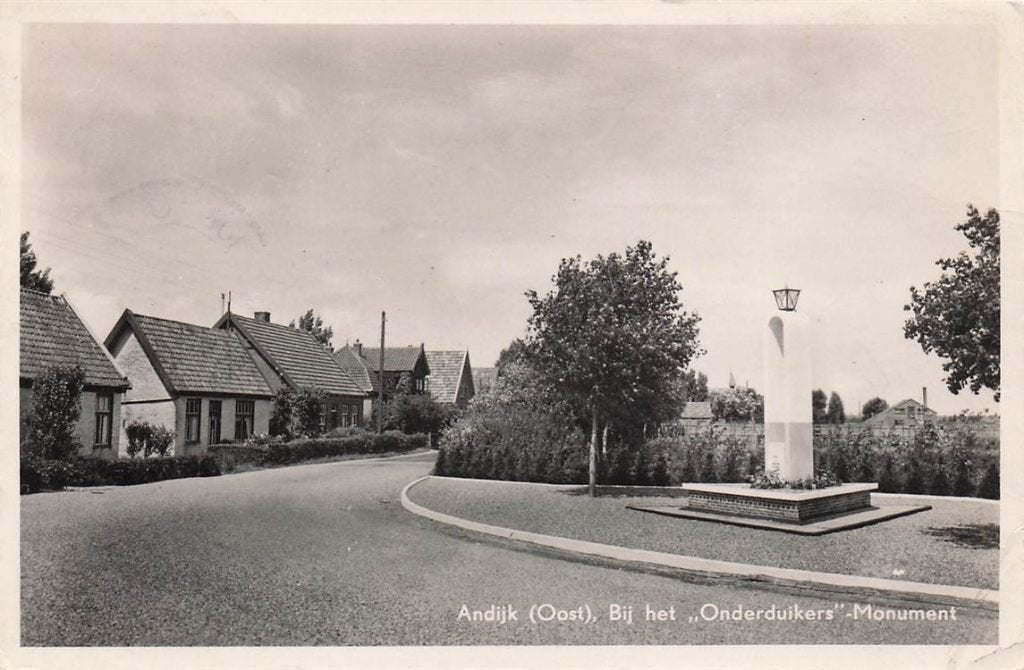 703-083-041 Andijk (Oost) bij het Onderduikers Monument, Verzenden, Voor 1920, Noord-Holland