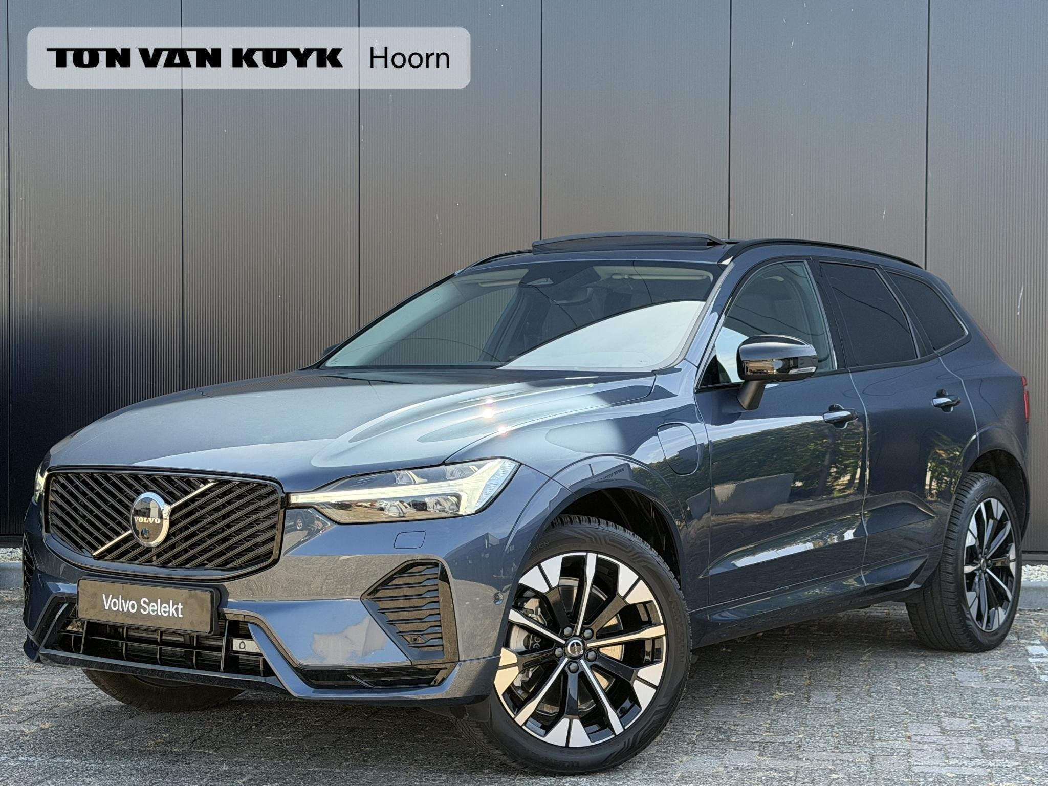 Volvo XC60 2.0 T6 Plug-in hybrid AWD Ultra Dark / SOH 100% /