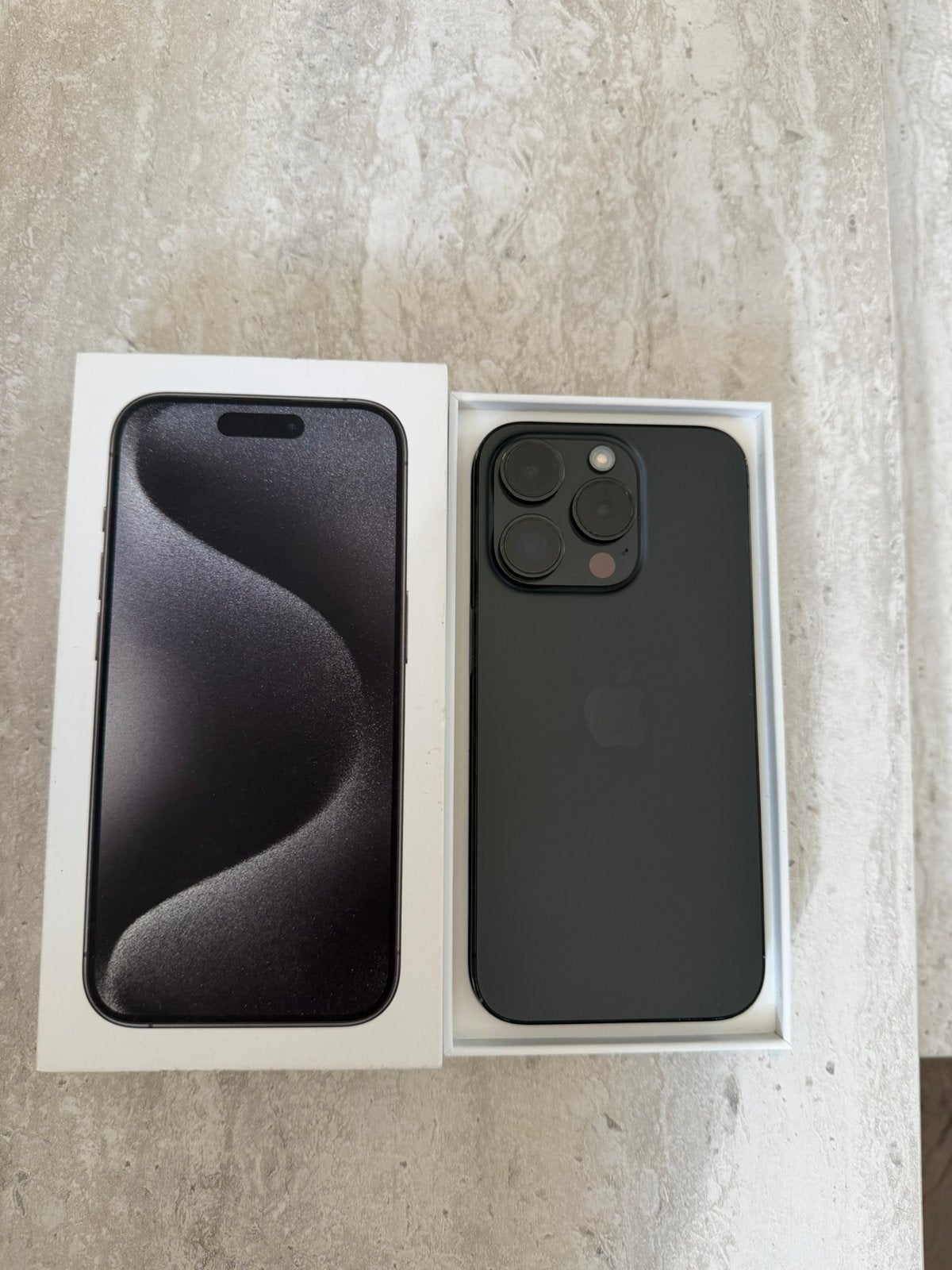 iPhone 15 Pro 256GB – Black titanium
