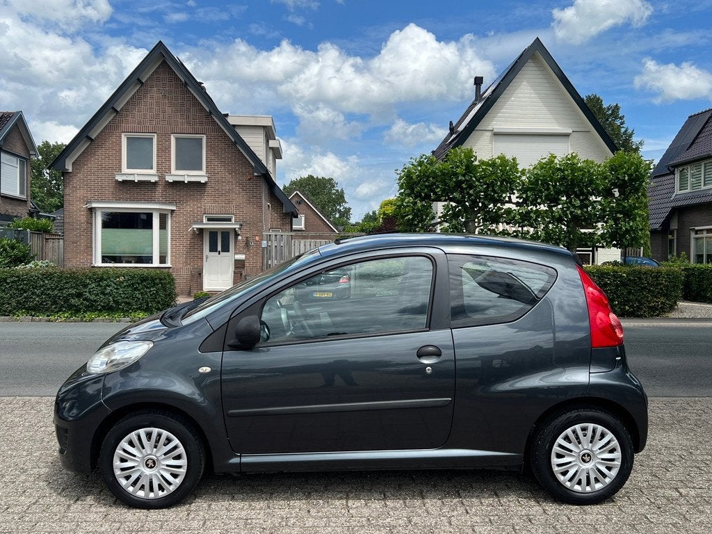 Peugeot 107 1.0-12V XR NL-AUTO-NAP, Voorwielaandrijving, Euro 5, Stof, Gebruikt