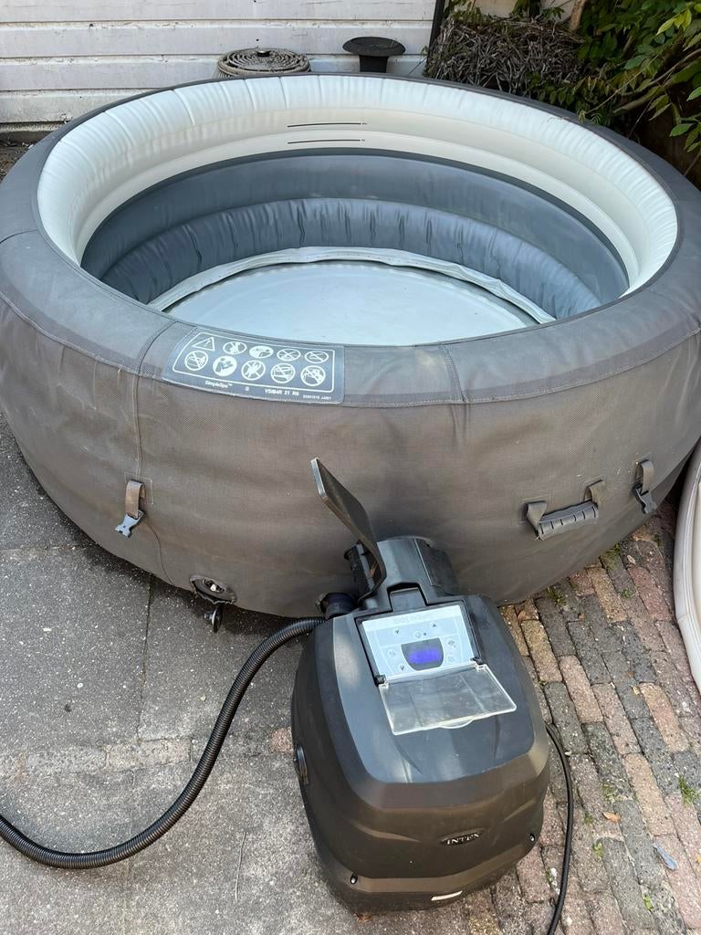 Intex Spa Whirlpool opblaasbare jacuzzi 6 persoons, Ophalen, Gebruikt, Filter, Opblaasbaar