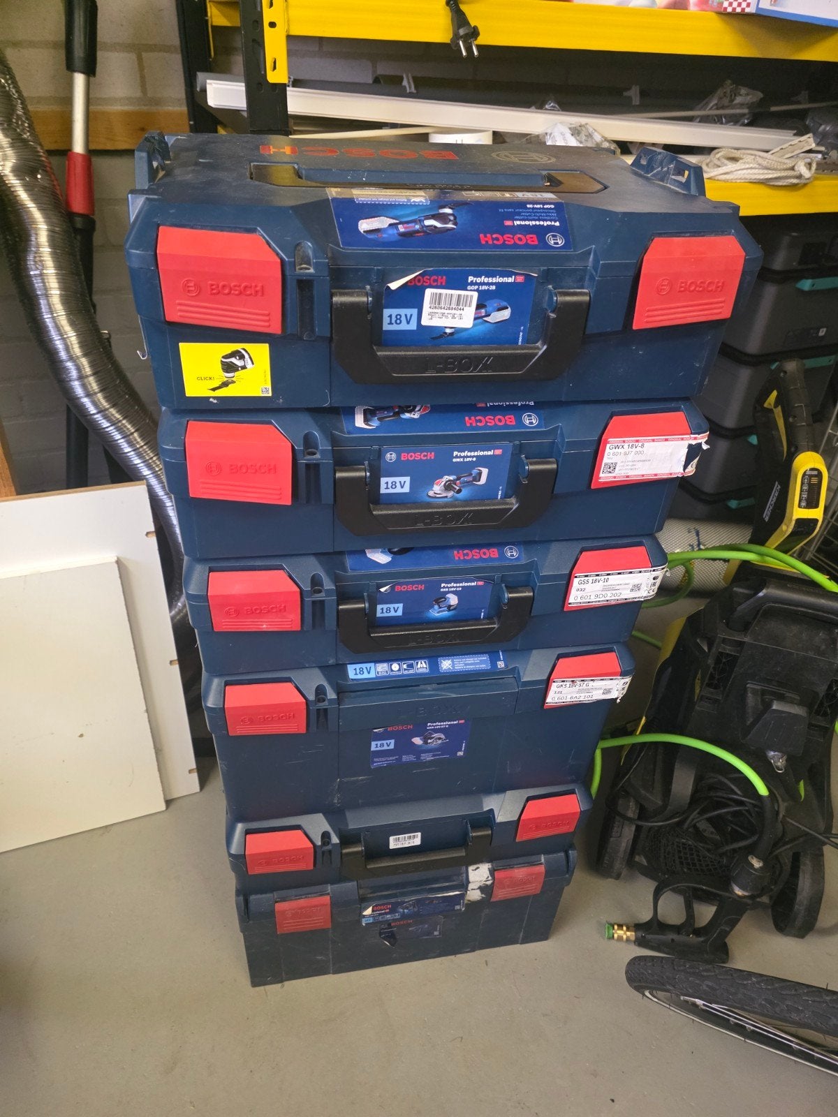 Bosch L-Boxx met inliners - 2 grote, 4 kleinere, Ophalen, Zo goed als nieuw, Gereedschapsopslag, Bosch