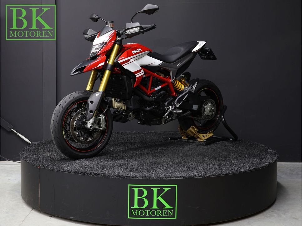 DUCATI HYPERMOTARD 939 SP | Akrapovic, Motoren, DUCATI, 2 cilinders, Motorrijbewijs A, Bedrijf
