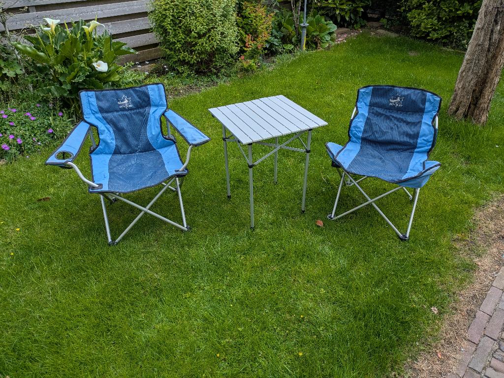 2 opvouwbare Bo-Camp campingstoelen met tafel, Ophalen, Zo goed als nieuw, Campingstoel