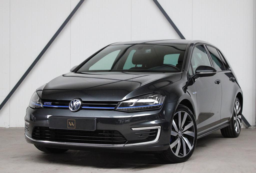 Volkswagen Golf 1.4 TSI GTE l NAVI l Camera l Bluetooth, 8 kWh, Stof, Gebruikt, Euro 6