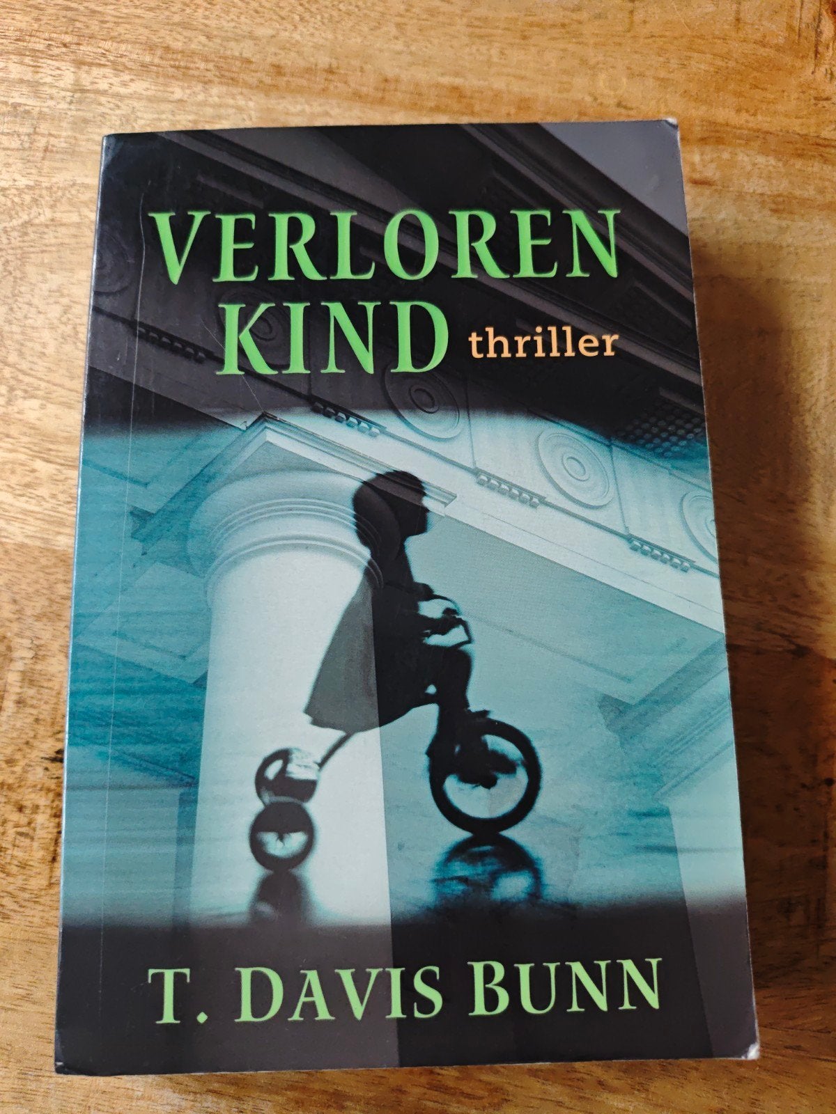 Verloren Kind - T. Davis Bunn (Thriller), Boeken, Ophalen of Verzenden, Gelezen, T. Davis Bunn, Wereld overig