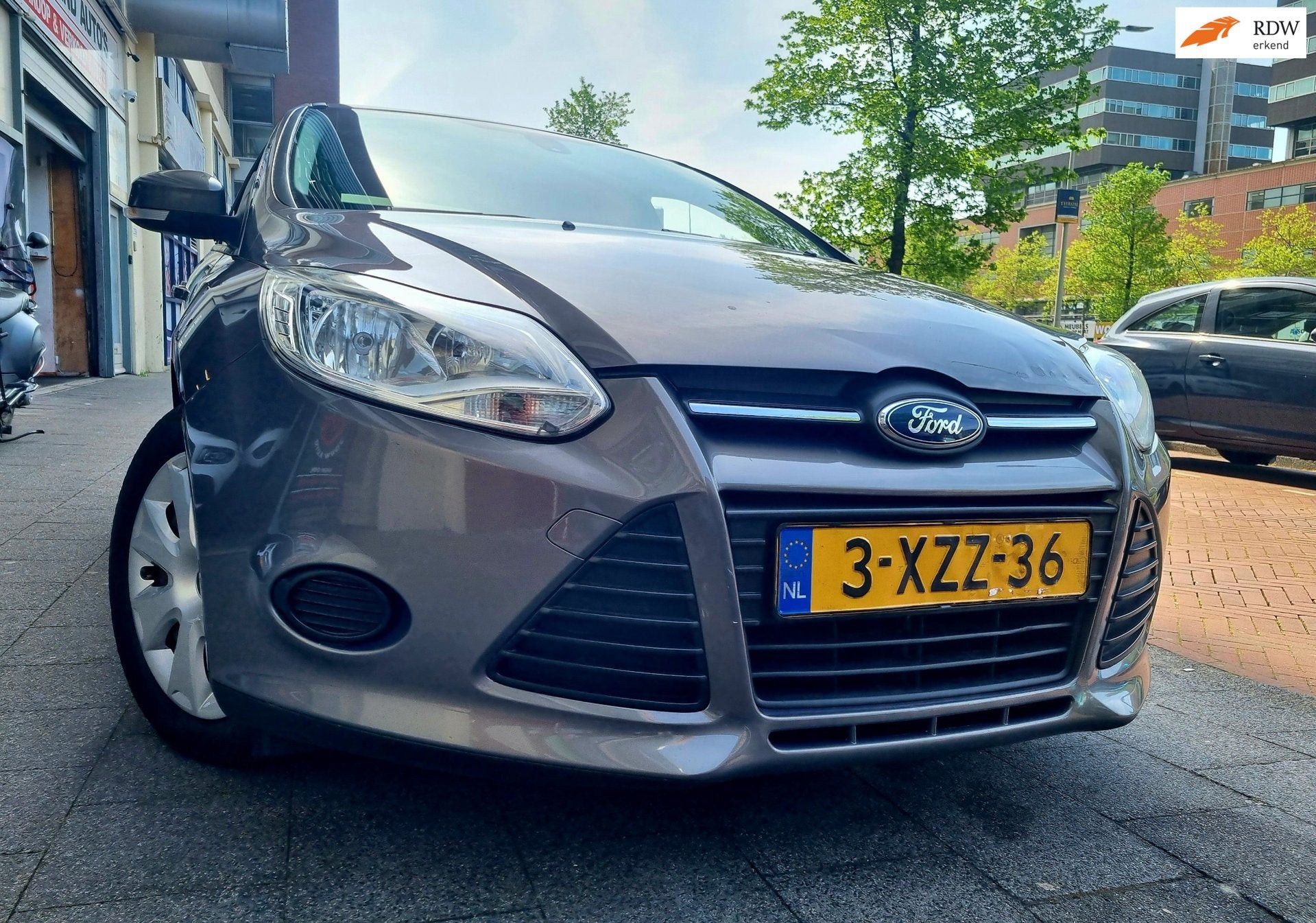 Ford Focus 1.0 EcoBoost Edition Airco Carplay, Auto's, Ford, Euro 5, 101 pk, Gebruikt, Bruin