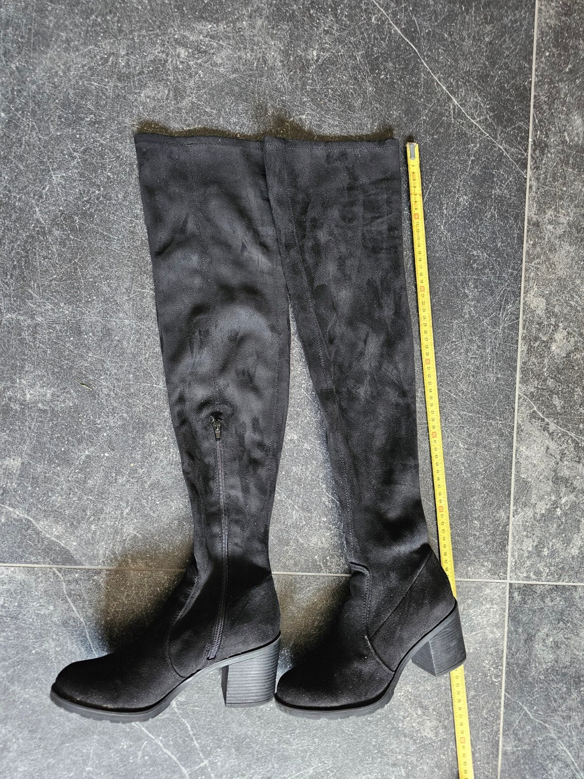 Diepzwarte hoge knielaarzen, maat 38, in nieuwstaat, Kleding | Dames, Schoenen, Ophalen of Verzenden