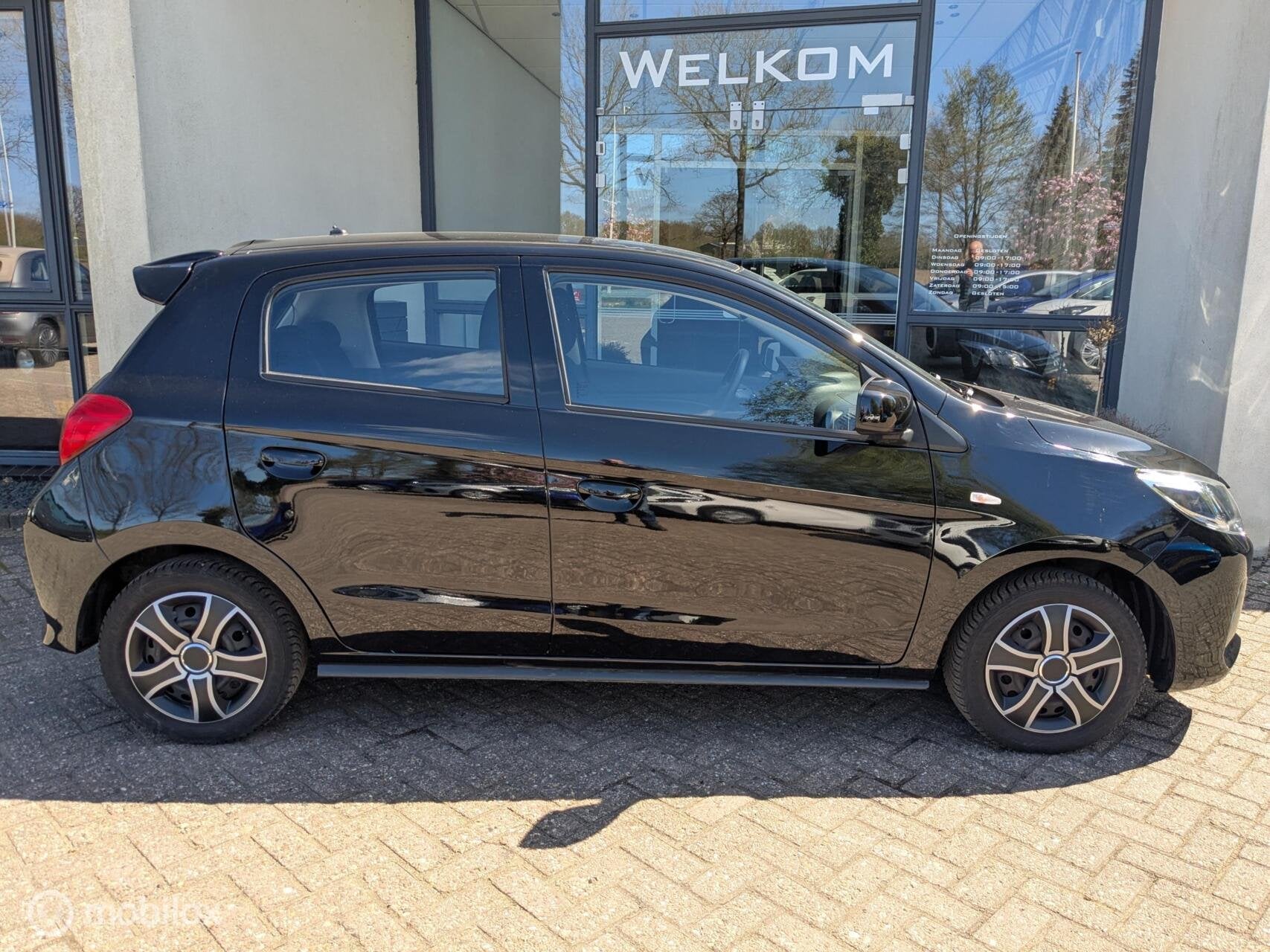 Mitsubishi Space Star 1.2 Connect+, Voorwielaandrijving, 850 kg, Zwart, Bedrijf