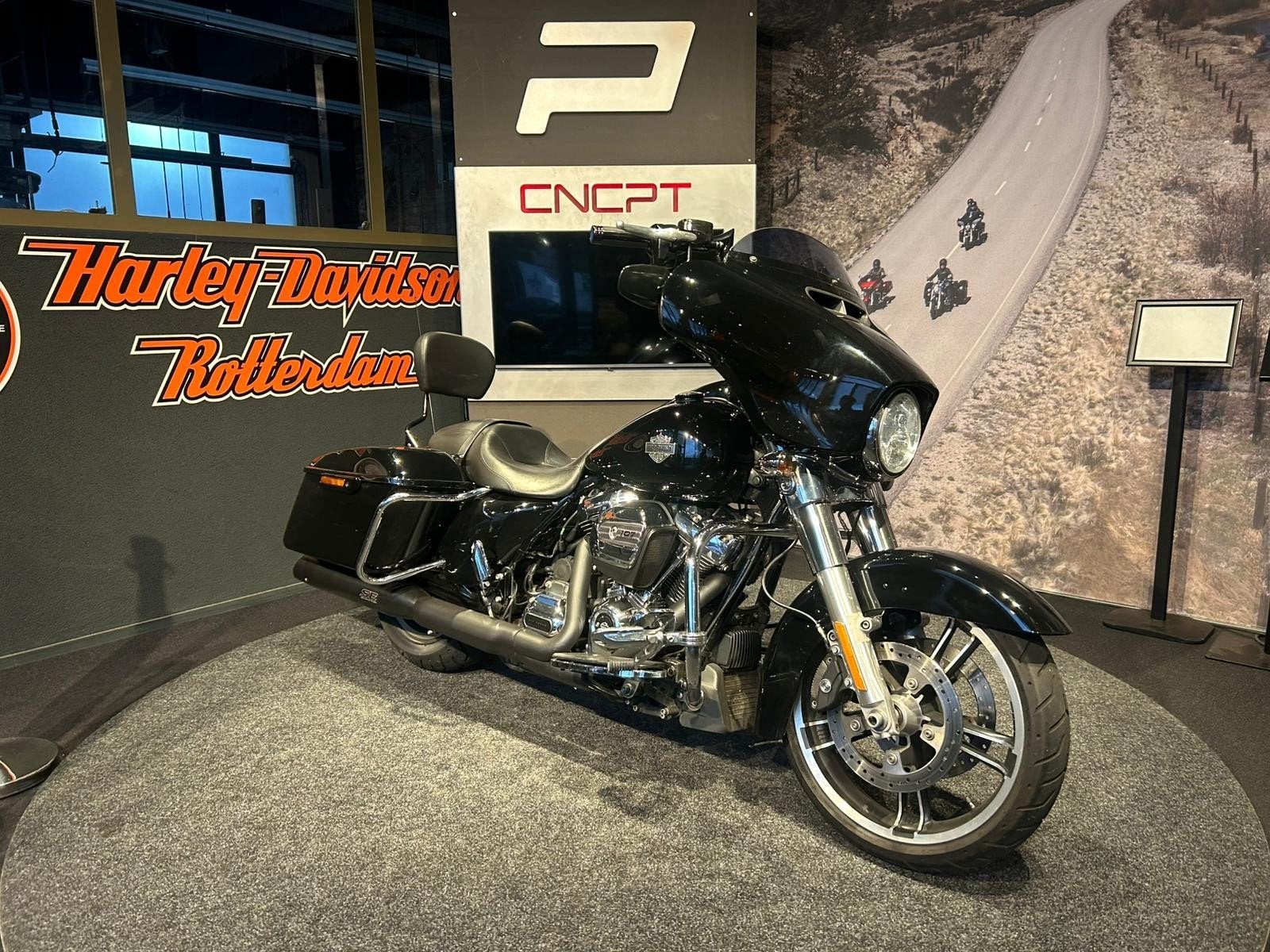 Harley-Davidson FLHX STREET GLIDE (bj 2018), Laan van Vredenoord 33
2289 DA  RIJSWIJK, NL, Bedrijf, Toermotor, Sales@harleydavidsonrotterdam.nl