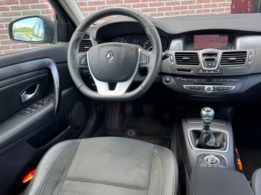 Renault Laguna Estate 2.0 16v | Dynamique | Airco-Ecc | Crui, Auto's, 13 km/l, Laguna, Navigatiesysteem, Gebruikt