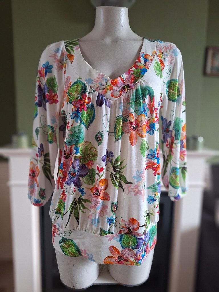 Amania Mo NL 40 v hals bloemen top, Maat 42/44 (L), Zo goed als nieuw, Korte mouw, Amania Mo