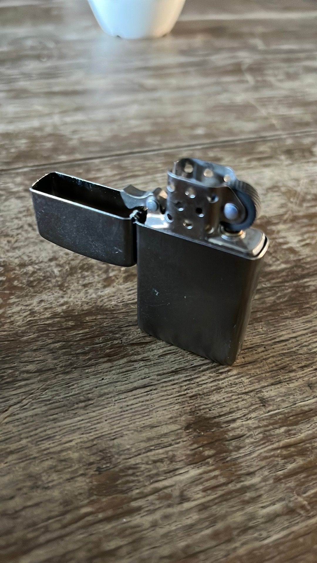 Kleine ziverkleurige Zippo H Zippo 19 vonkt maar is leeg, Verzamelen, Ophalen of Verzenden, Gebruikt, Aansteker