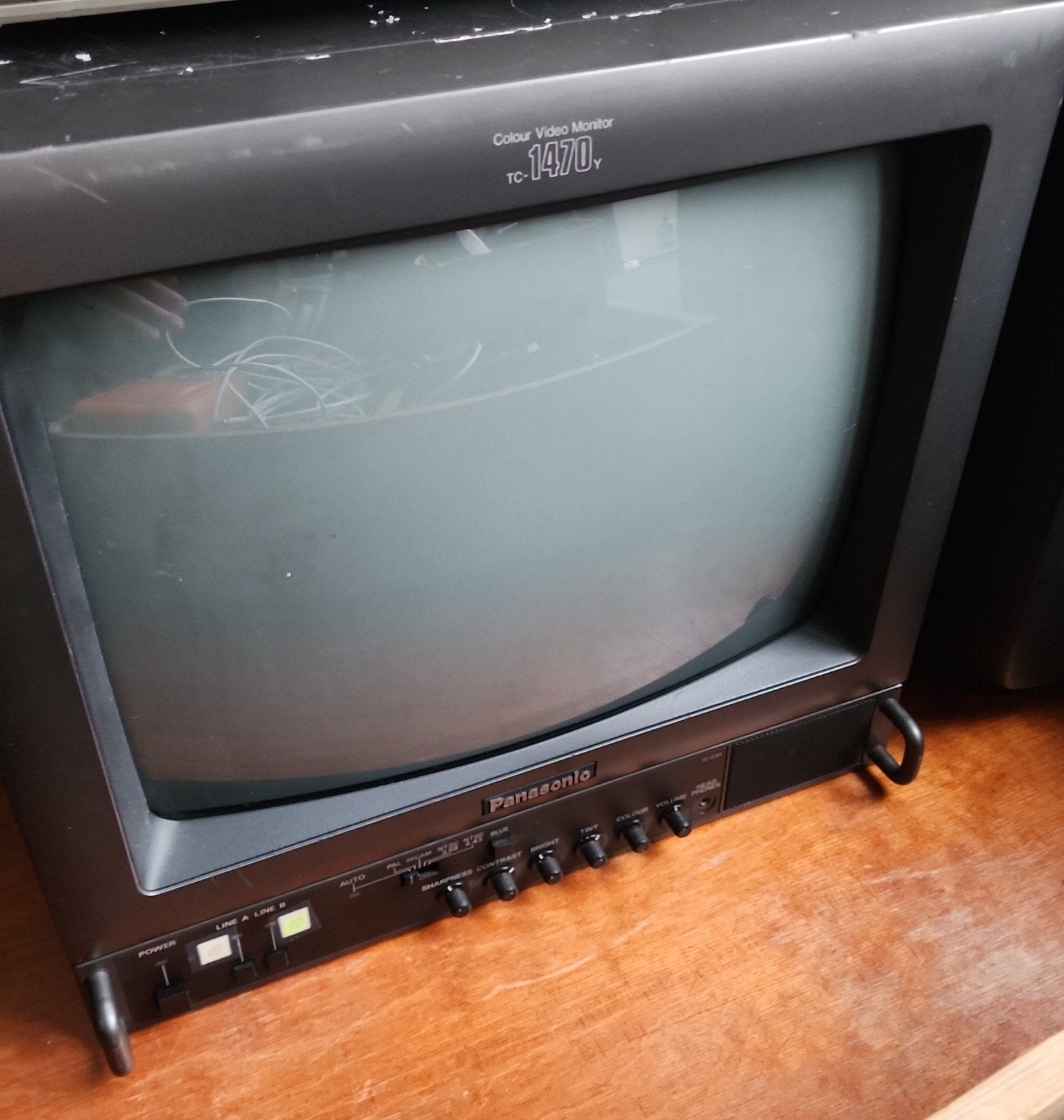 PVM Panasonic TC-1470Y Kleuren Video Monitor, Gebruikt, Panasonic, 50 Hz, Ophalen of Verzenden