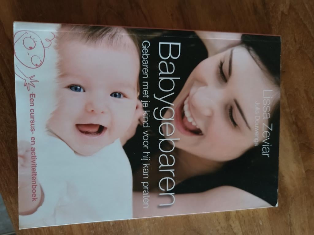 Julia Douwenga - Babygebaren boek en dvd, Boeken, Kinderboeken | Baby's en Peuters, 3 tot 4 jaar, Ophalen of Verzenden, Zo goed als nieuw