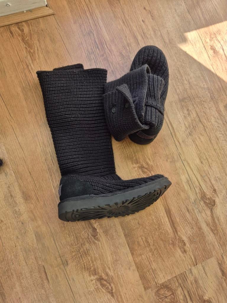 Uggs Classic Cardy maat 37 (valt als 38), Ophalen