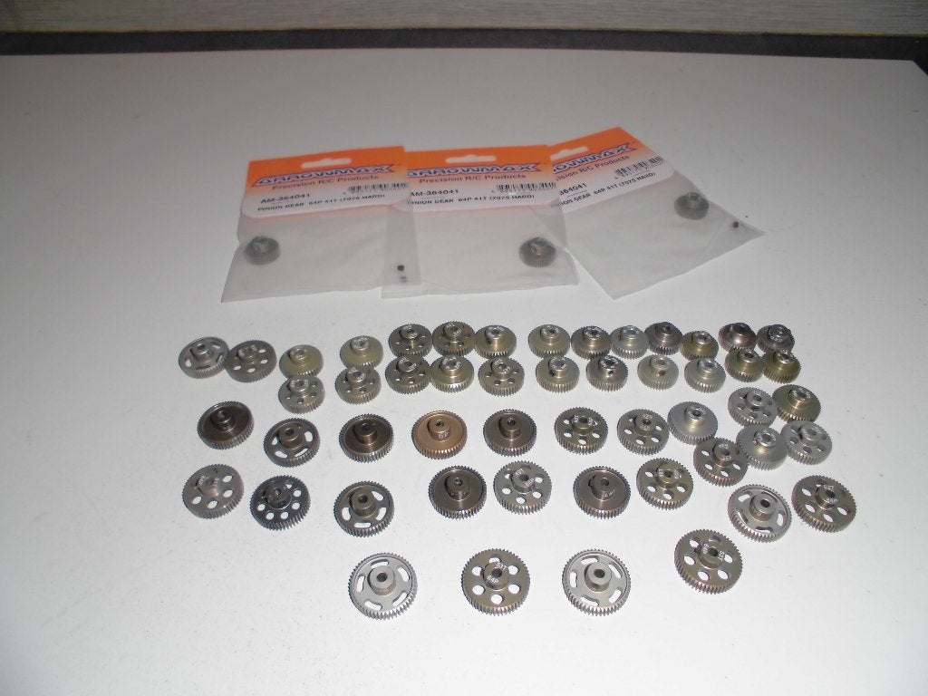 MOTOR PINIONS 64DP  TAMIYA SCHUMACHER MUGEN AWESOMATIX XRAY, Elektro, Ophalen of Verzenden, Zo goed als nieuw, Schaal 1:10