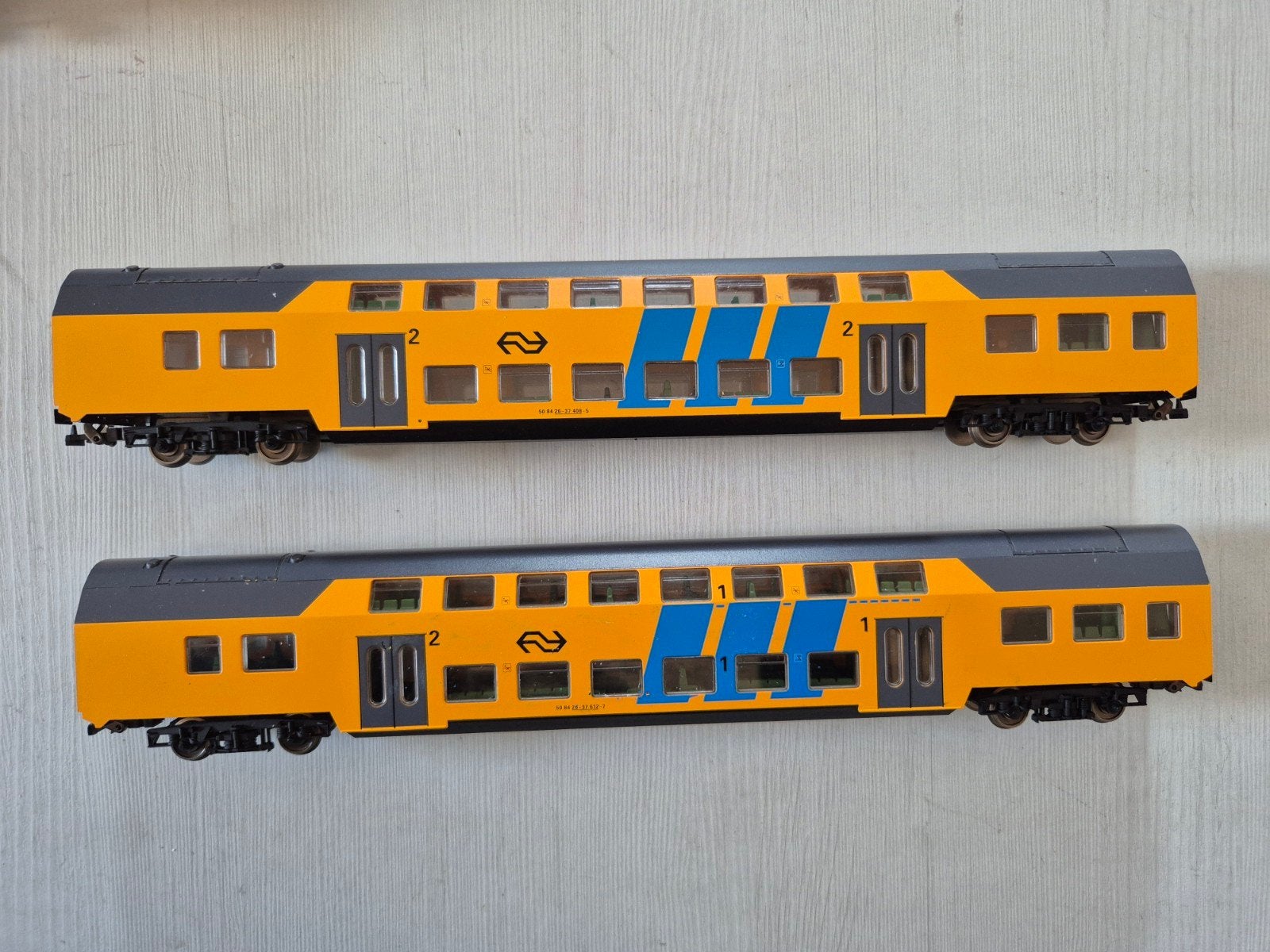 2 Piko H0 NS dubbeldek rijtuigen, Gebruikt, Gelijkstroom, Wagon, NS
