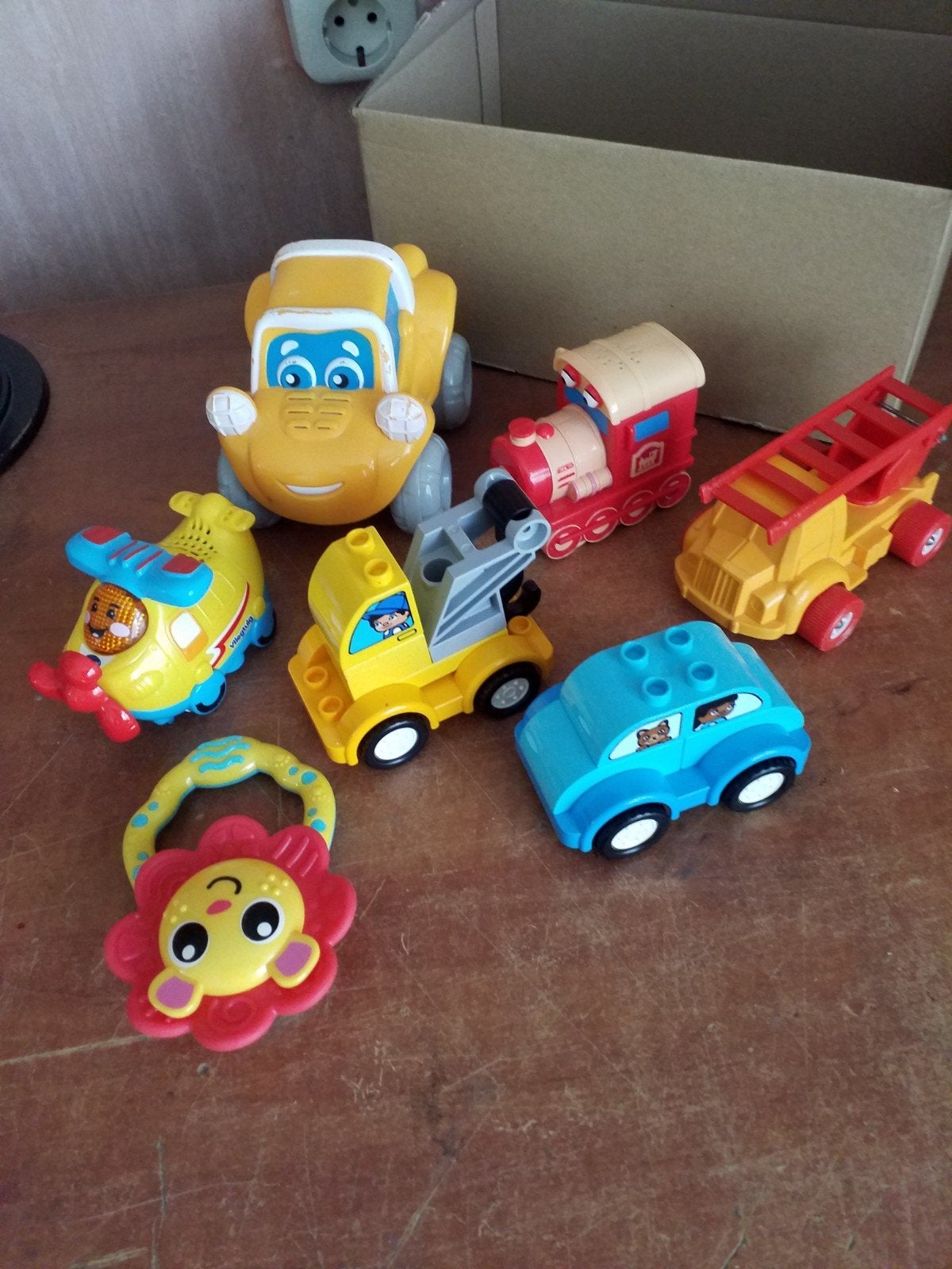 Leuke speelgoedvoertuigen en rammelaar voor kinderen, Ophalen of Verzenden