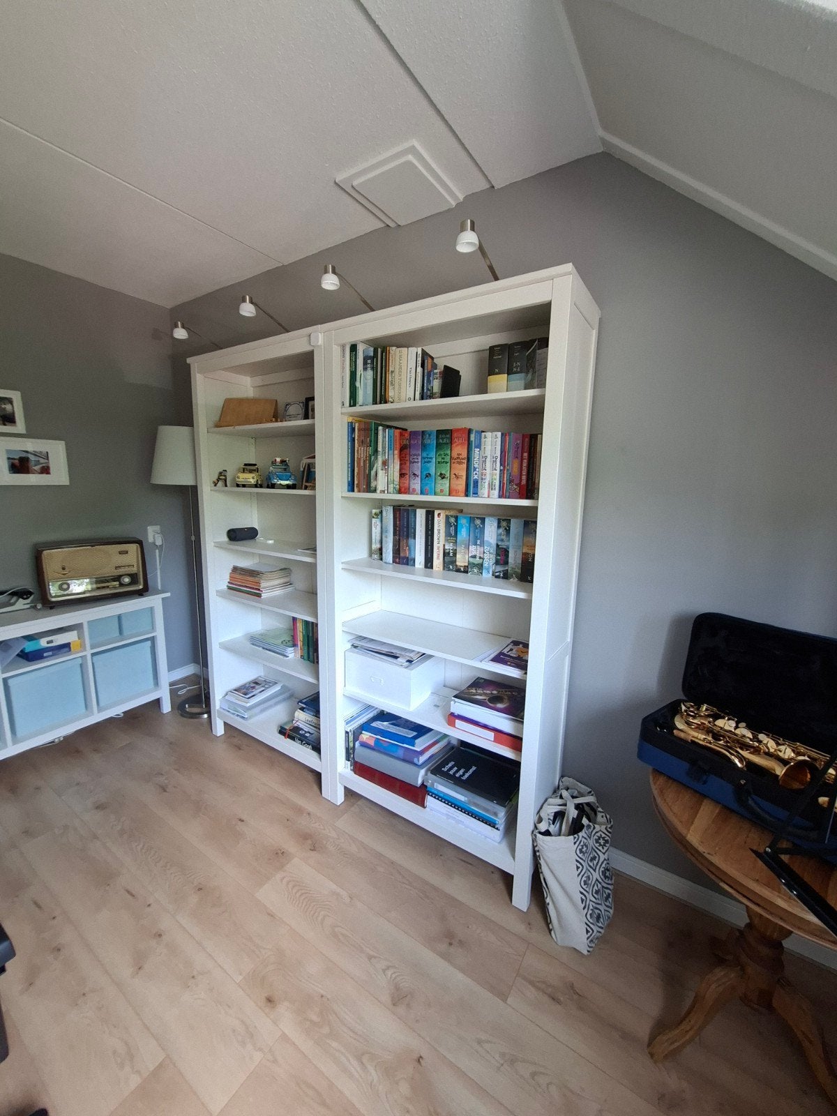 Witte Boekenkast met Verstelbare Planken, Ophalen, Met plank(en), Gebruikt, Modern, functioneel
