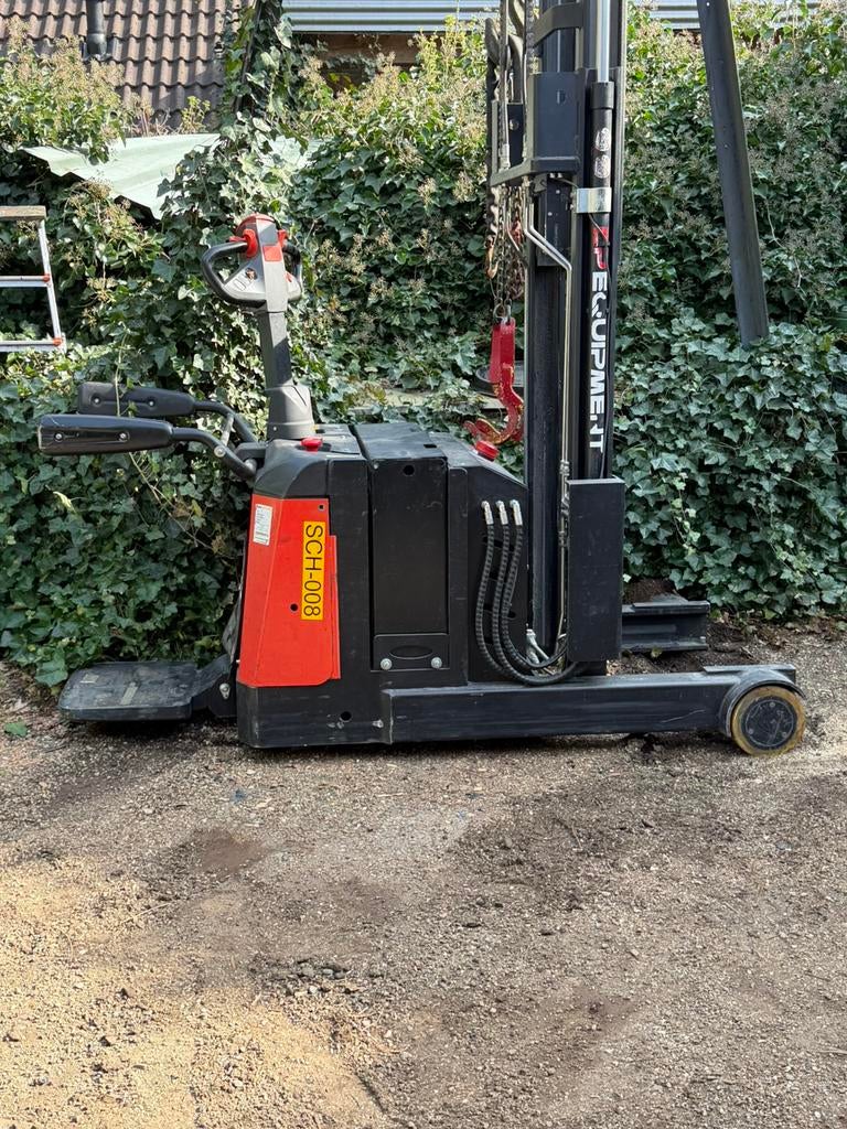 Te koop EP Equipment Reach Truck 2020 werkt perfect., Zakelijke goederen, Machines en Bouw | Heftrucks en Intern transport, 1000 tot 2000 kg