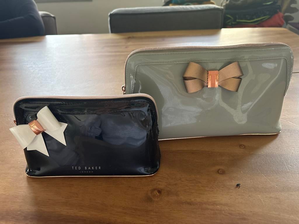 Set van 2 Ted Baker make-up tasjes - Zwart en Grijs, Ophalen of Verzenden, Zo goed als nieuw, Zwart, Dame