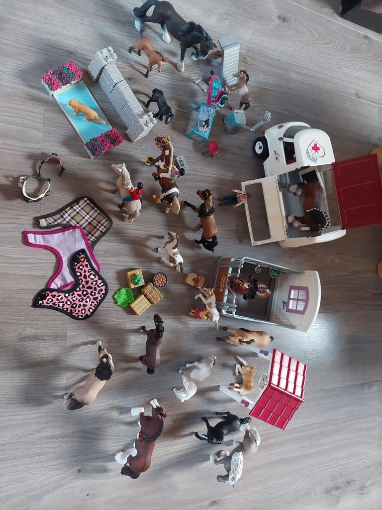 Complete set Schleich paarden en toebehoren., Ophalen of Verzenden, Zo goed als nieuw