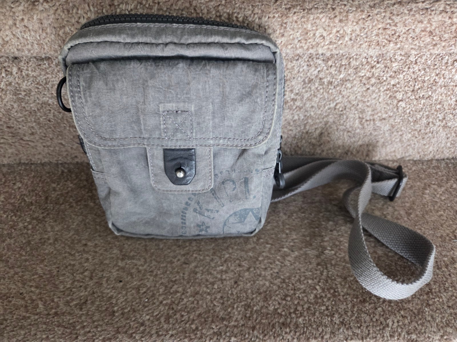 Kipling tasje, Ophalen of Verzenden, Zo goed als nieuw, Grijs, Kipling