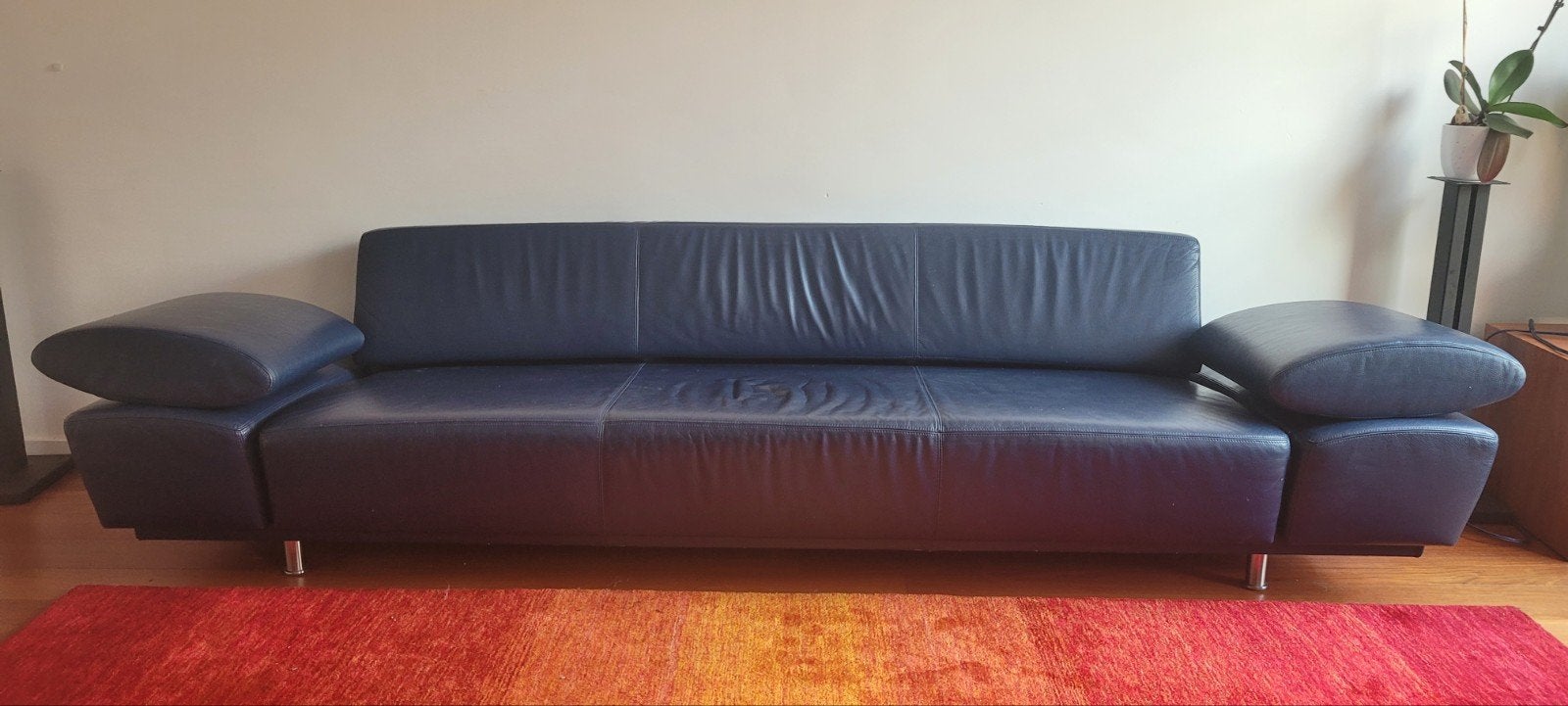 Modern design lederen bank TEAM by Wellis Donker blauw, Huis en Inrichting, Banken | Bankstellen, 250 tot 300 cm, Gebruikt, 75 tot 100 cm