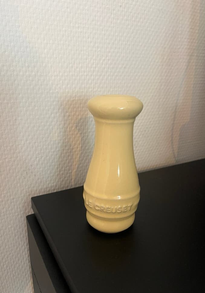 Le Creuset Zoutmolen - geel, Huis en Inrichting, Overige typen, Geel, Zo goed als nieuw, Steen/keramiek