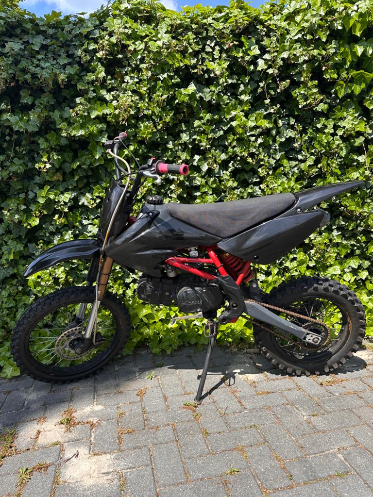 Zwart/Rode CrossMotor  DirtBike 125cc 2 takt, Ophalen, Zo goed als nieuw, Overige merken