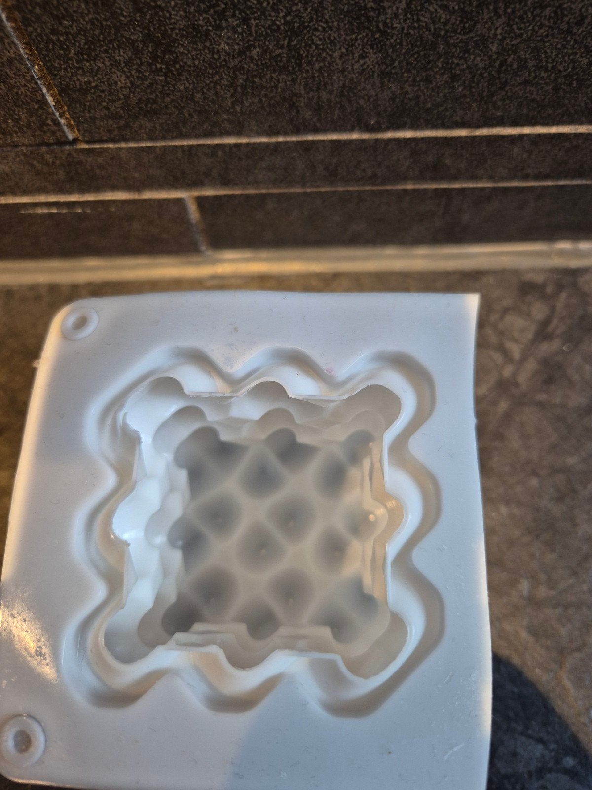Siliconen mal voor kaarsen, Verzenden