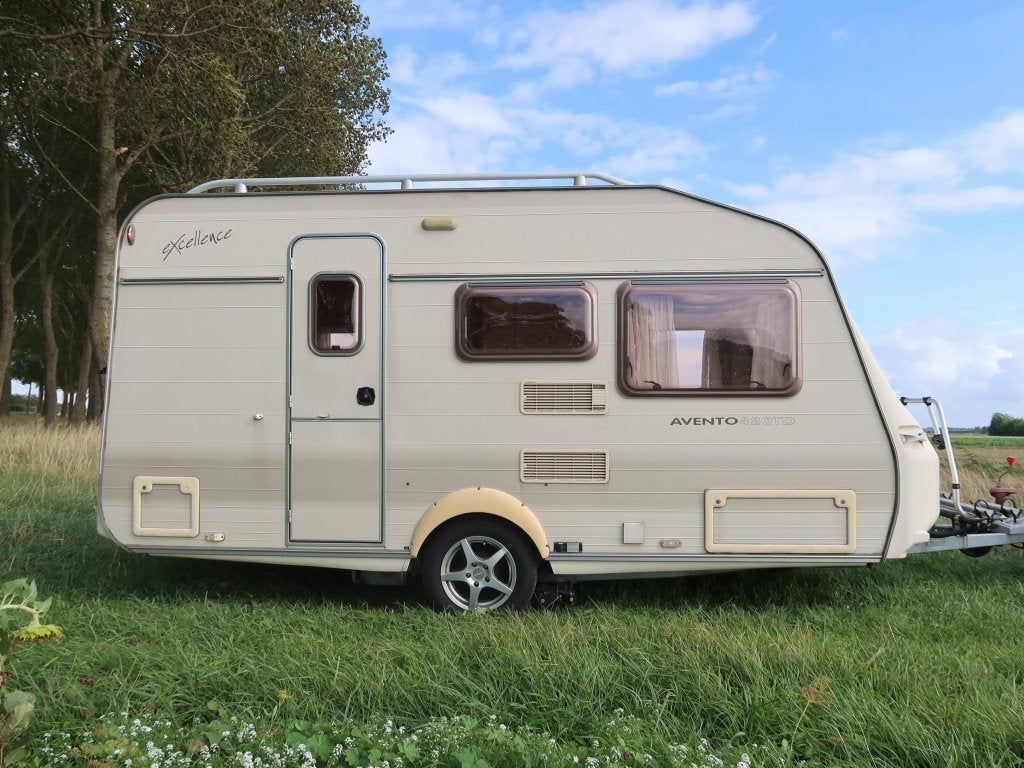 Avento Excellence 420 TD / nieuwe luifel / 1e eigenaar, Caravans en Kamperen, Caravans, Dwarsbed, Avento, Schokbreker, Bedrijf