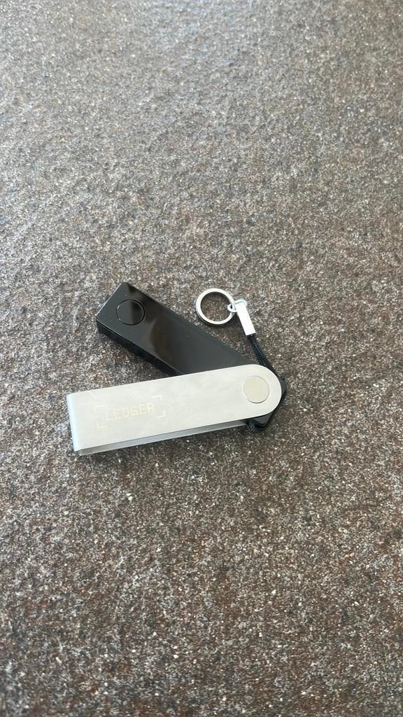 Ledger Nano X Onyx Zwart – hardware wallet, Ophalen of Verzenden, Zo goed als nieuw, Drums of Percussie