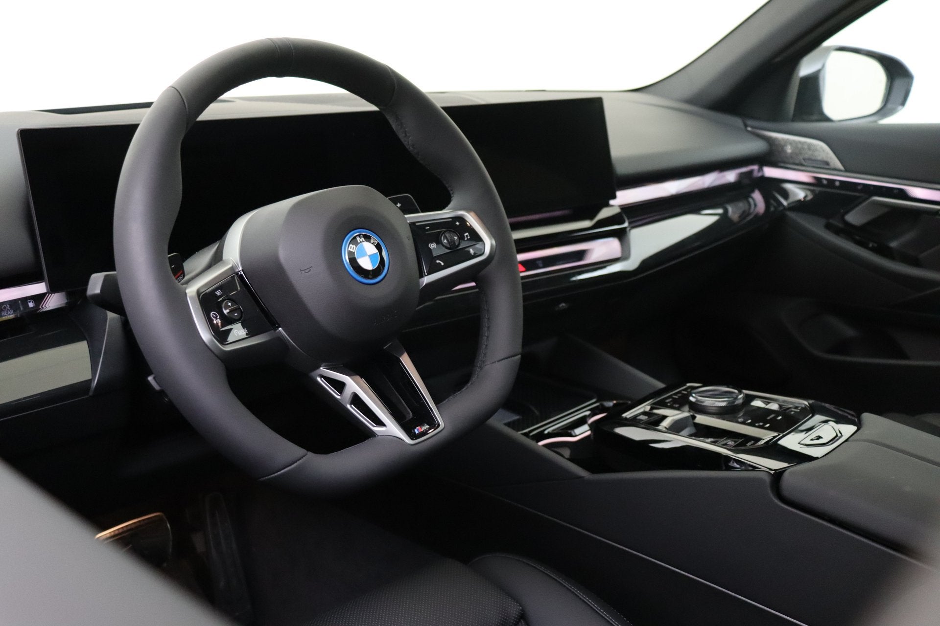 BMW 5 Serie 530e M Sport Automaat / Panoramadak / Trekhaak /, Automaat, Achterwielaandrijving, Zwart, 4 cilinders