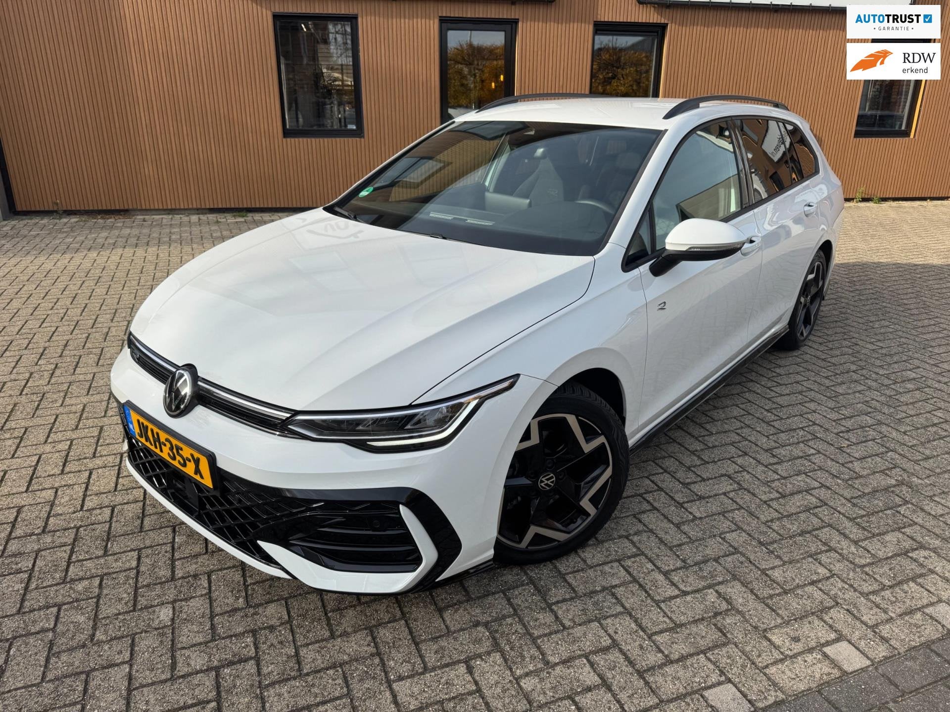 Volkswagen Golf Variant 1.5 TSI R-Line Edition Parkeer Camer, Dealer onderhouden, 4 cilinders, Wit, Handgeschakeld