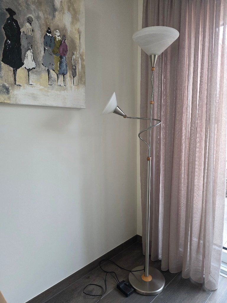 vloerlamp, Huis en Inrichting, Lampen | Vloerlampen, Ophalen, Overige materialen, Zo goed als nieuw, Modern