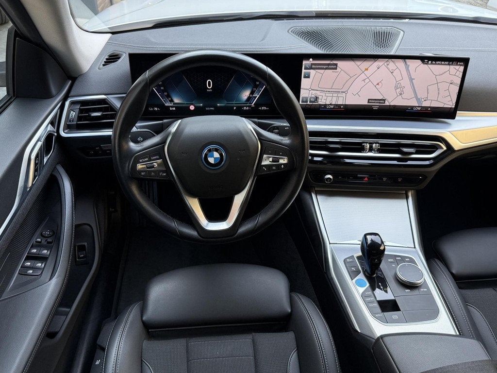 BMW i4 eDrive40 84 kWh | 93% SOH | Trekhaak elektrisch wegkl, Auto's, BMW, Achterwielaandrijving, Leder en Stof, 2025 kg, 750 kg