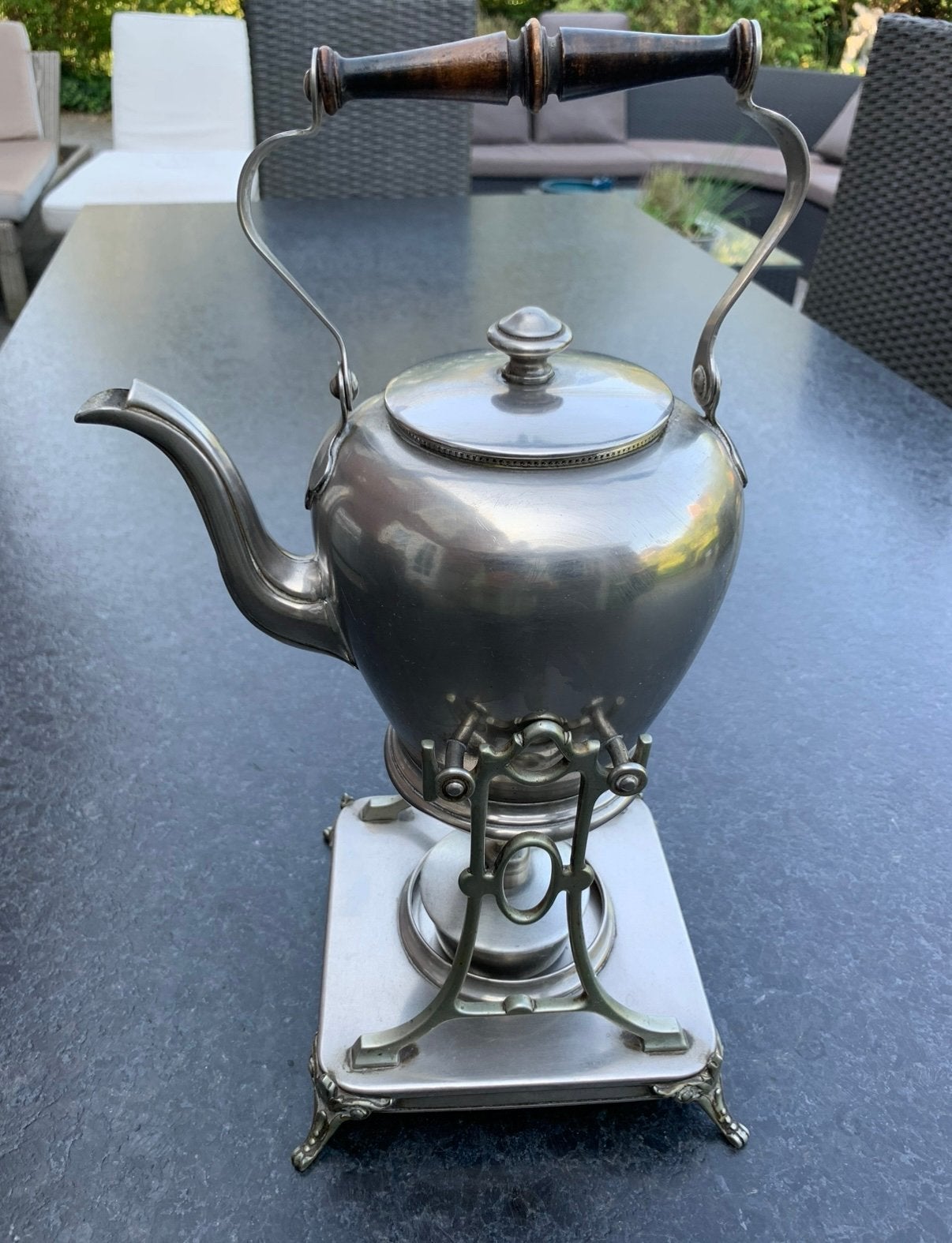 Antieke theepot op standaard met originele brander, Antiek en Kunst, Ophalen