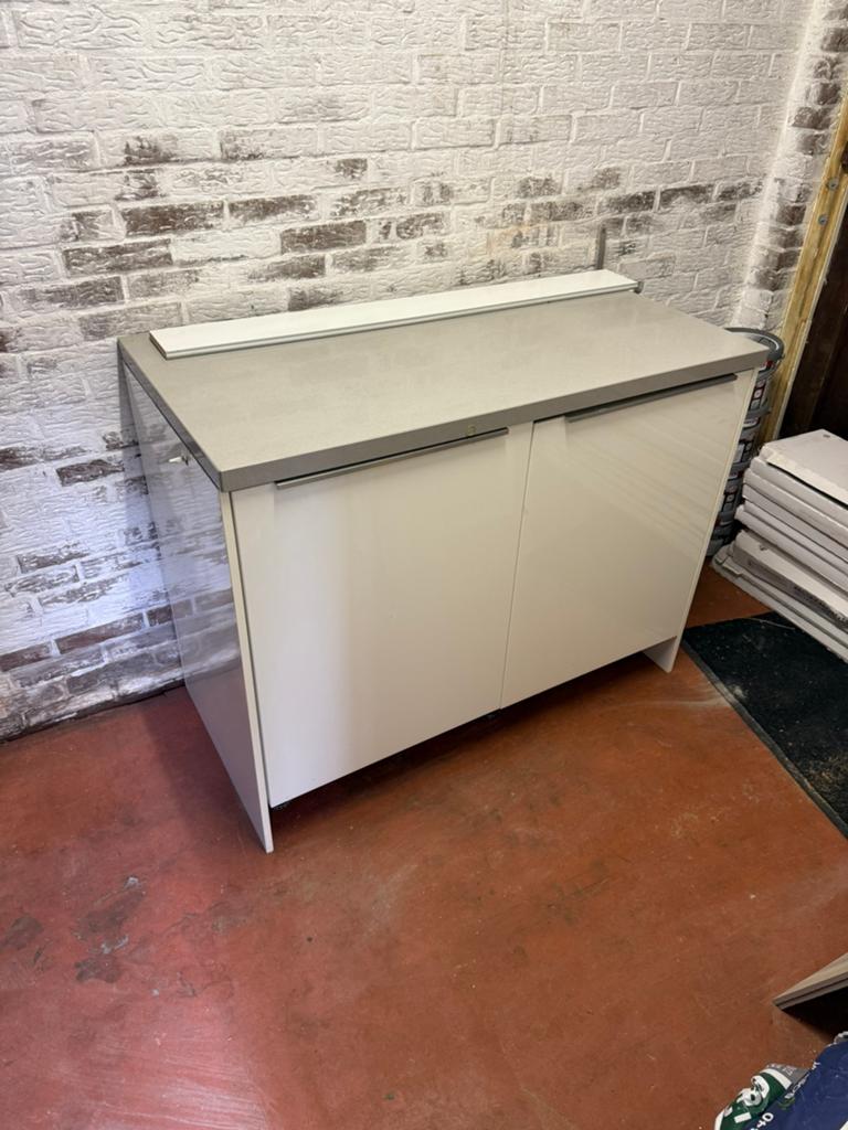 Keukeneiland 60x120 met composieten blad hooglans witte kast, Huis en Inrichting, Keuken | Keukenelementen, Gebruikt, 100 tot 150 cm