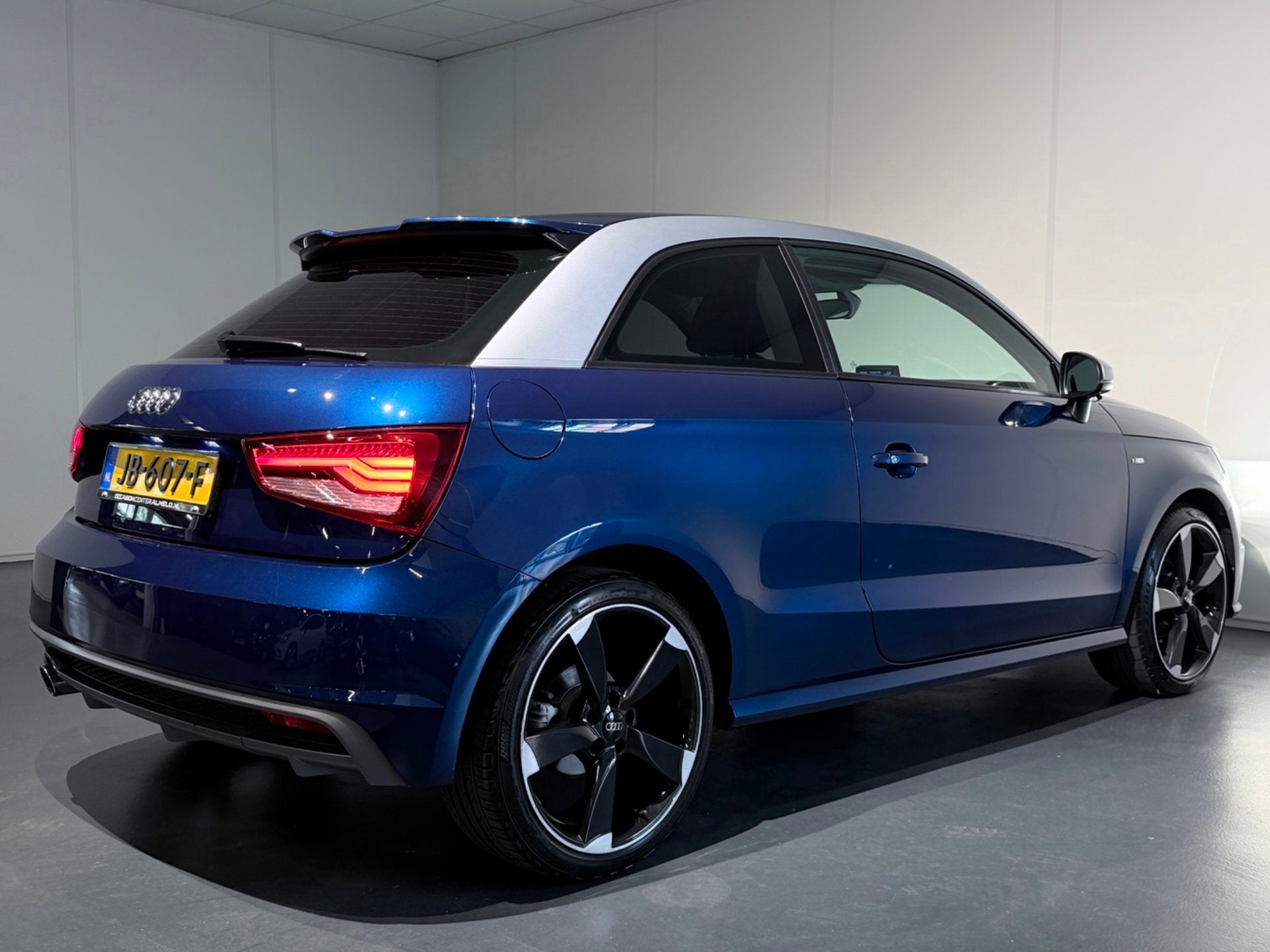 Audi A1 1.0 TFSI Adrenalin S-Line /Airco/Cruise/NAVI/LED/2-T, Voorwielaandrijving, Stof, Euro 6, 95 pk