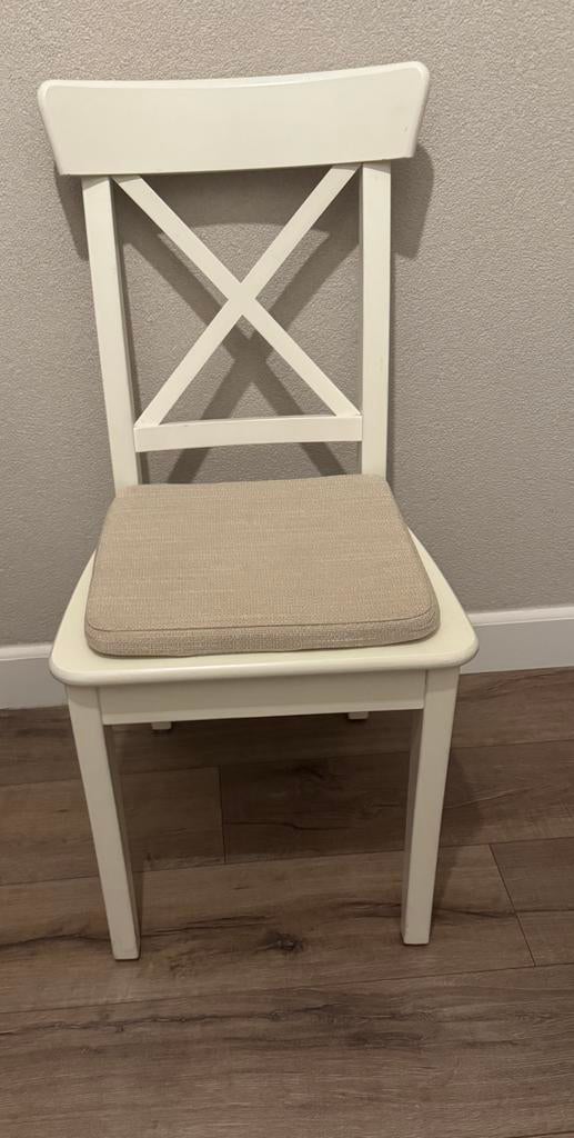 Ikea stoelen 4st, Huis en Inrichting, Stoelen, Ophalen, Zo goed als nieuw, Wit, Twee