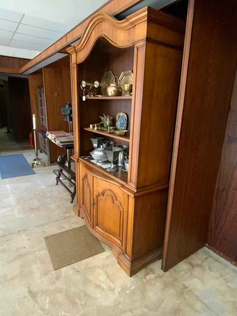 Klassieke houten vitrinekast met opbergruimte, Ophalen of Verzenden