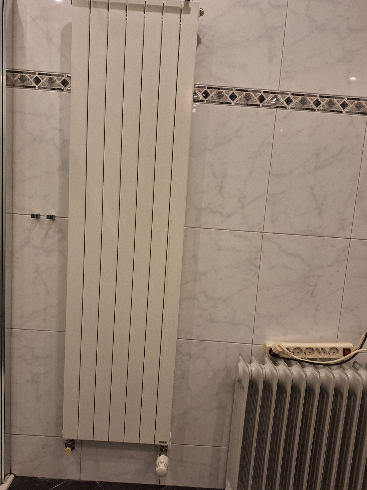 Vasco badkamer radiator, gebruikt, 160x42x4,5, Doe-het-zelf en Verbouw, Ophalen, Gebruikt, Radiator, Minder dan 60 cm
